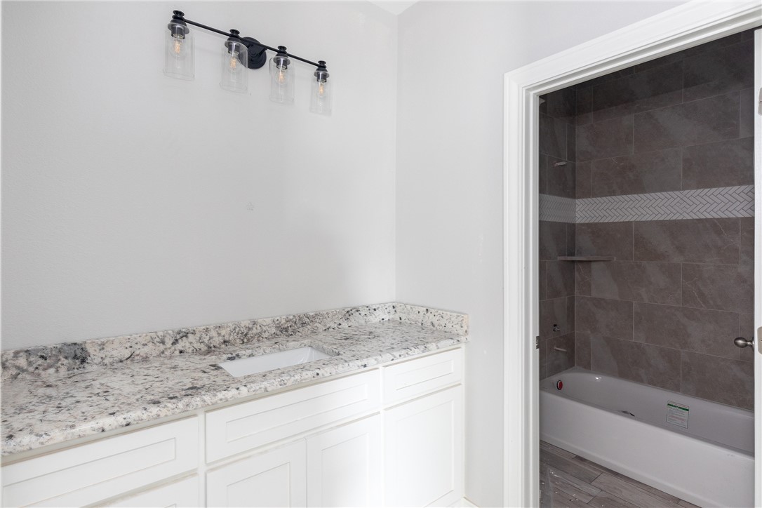 107 Moon Stone Property Photo 5