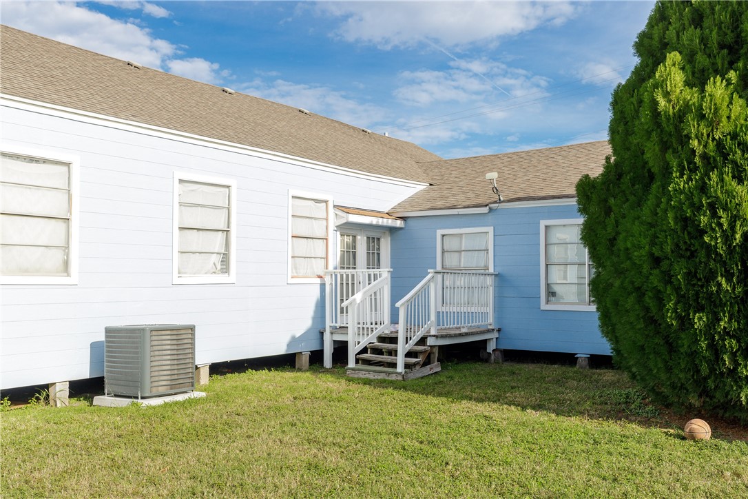 2580 Fifth Property Photo 3