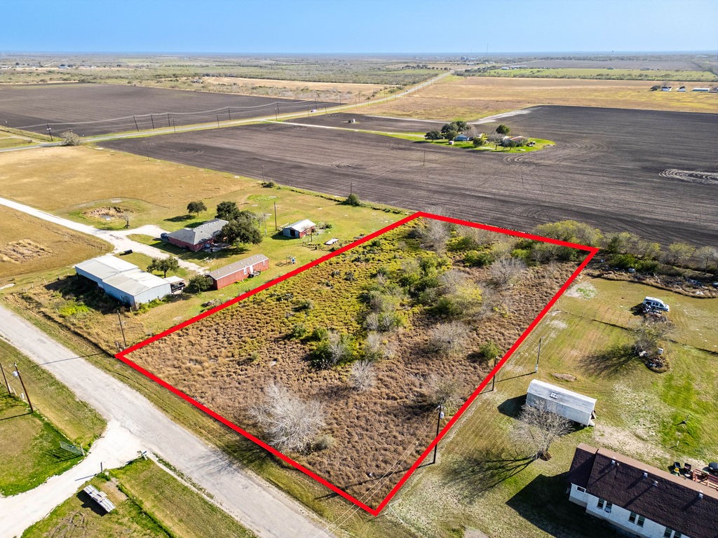 2 Jennifer Property Photo 3
