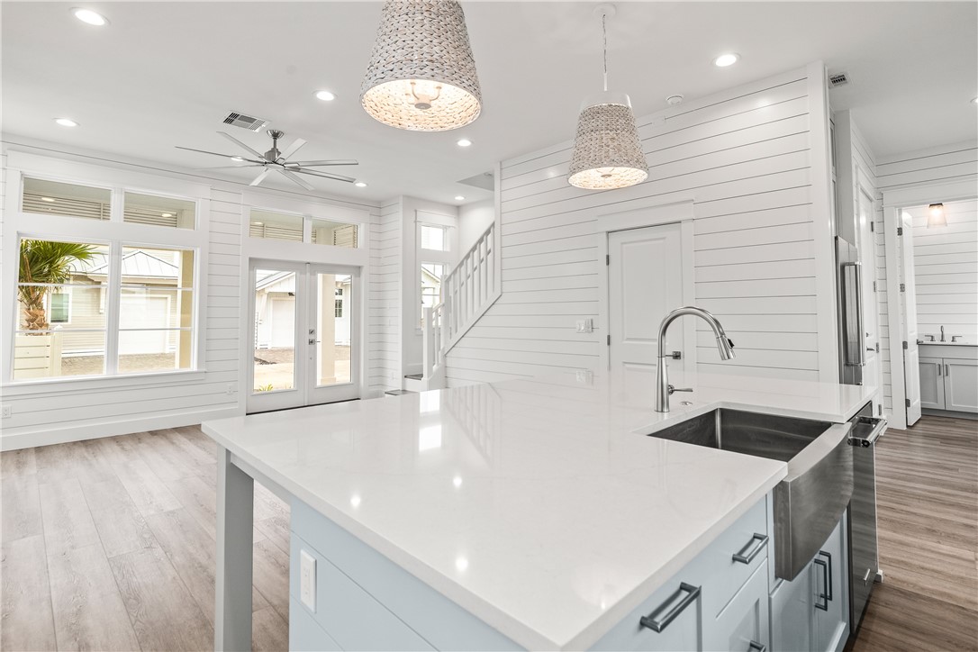 420 Mermaid Tail Lane Property Photo 6