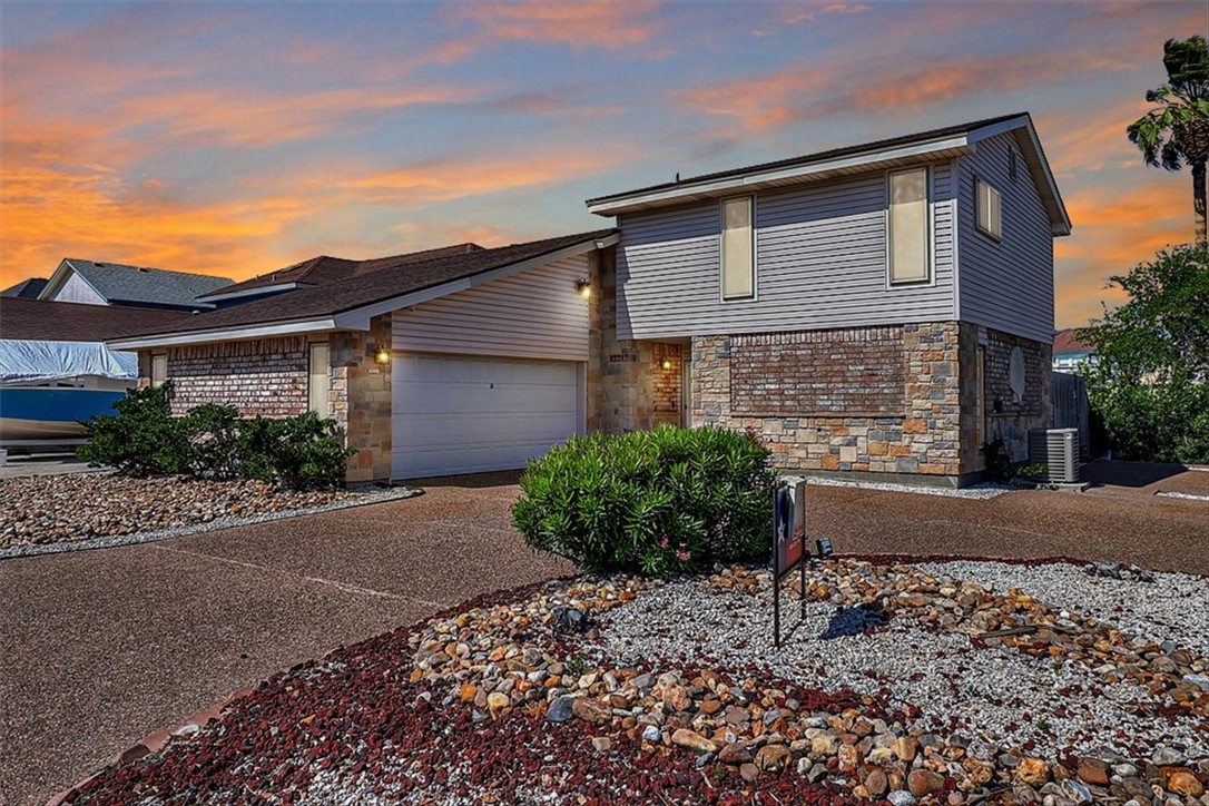 15317 Yardarm Ct Property Photo 1