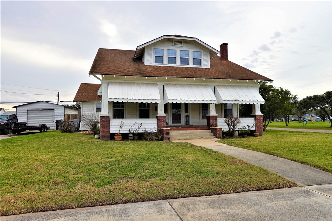 530 Green Ave Property Photo 1
