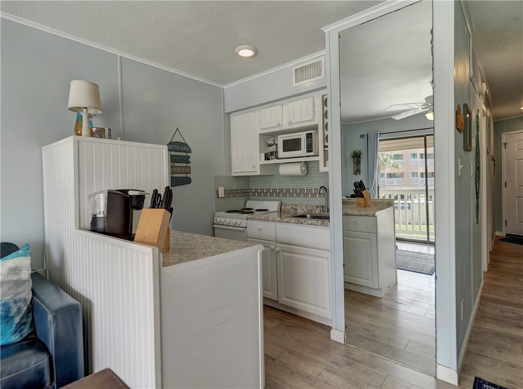 3938 Surfside Blvd 3124 Property Photo 2