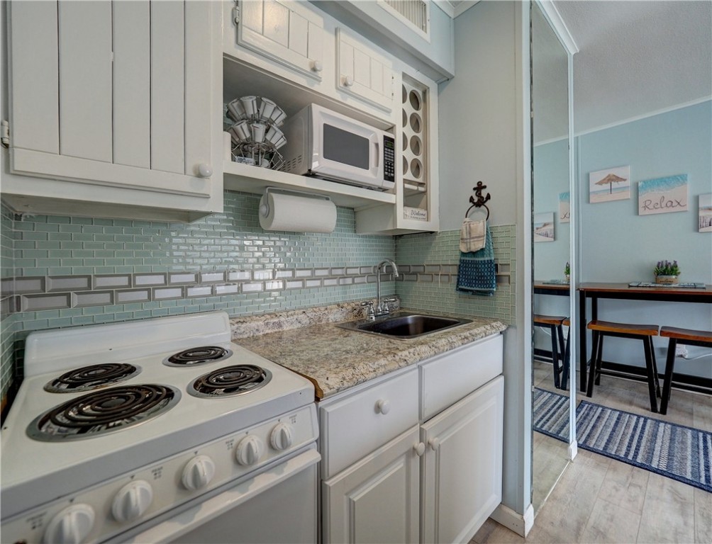 3938 Surfside Blvd 3124 Property Photo 3