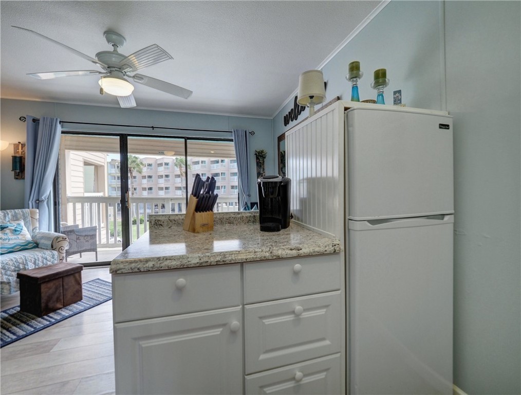 3938 Surfside Blvd 3124 Property Photo 6