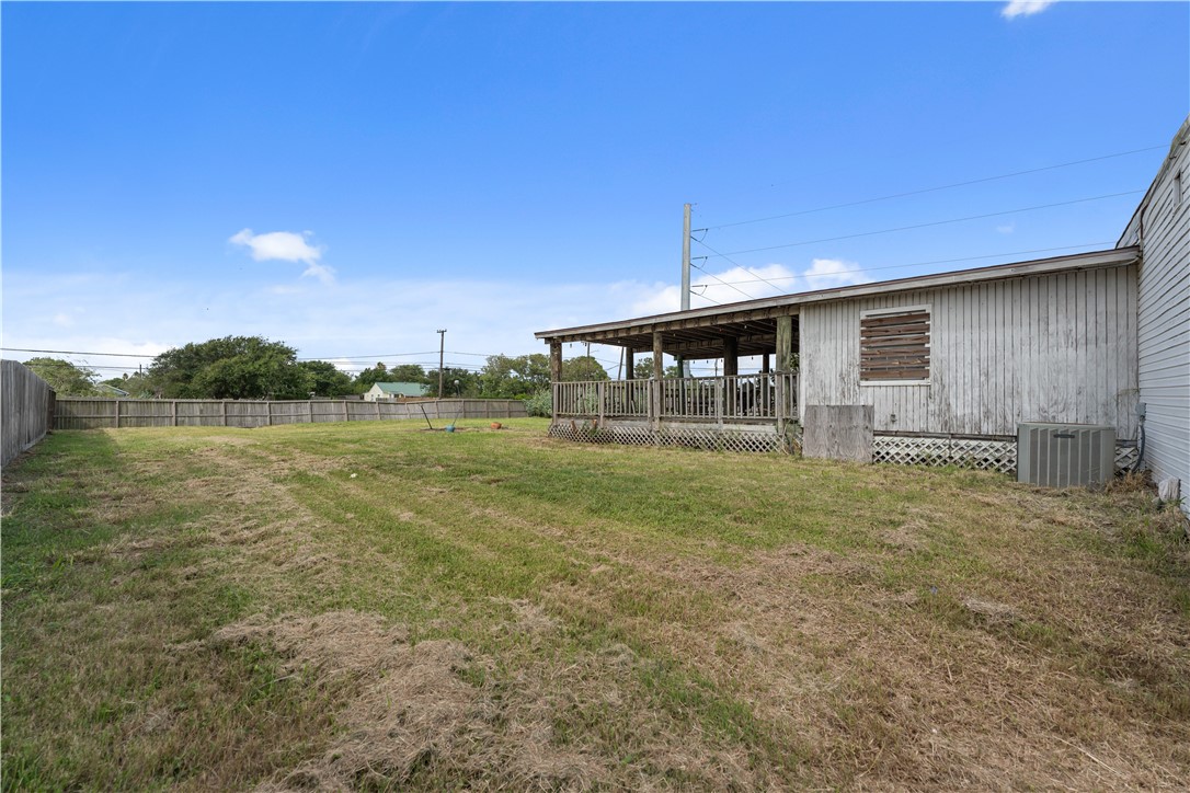 437 Valerie St Property Photo 14