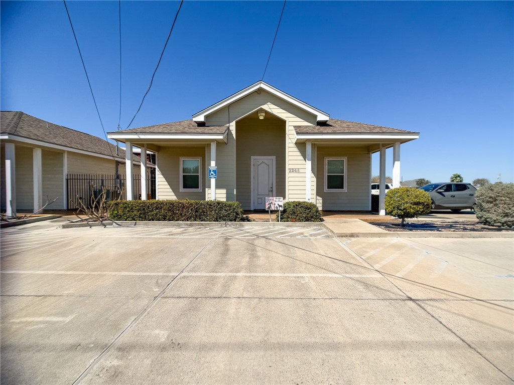2248 Flour Bluff Dr Property Photo 3