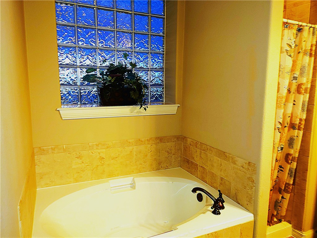 14910 Leeward Dr 305 Property Photo 31