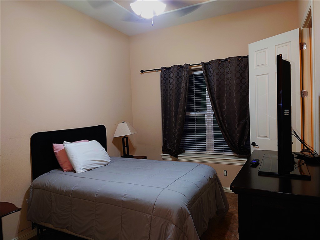 14910 Leeward Dr 305 Property Photo 35