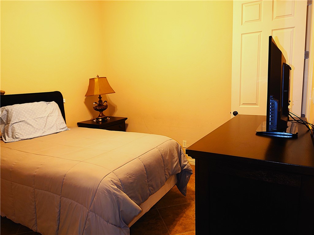 14910 Leeward Dr 305 Property Photo 38