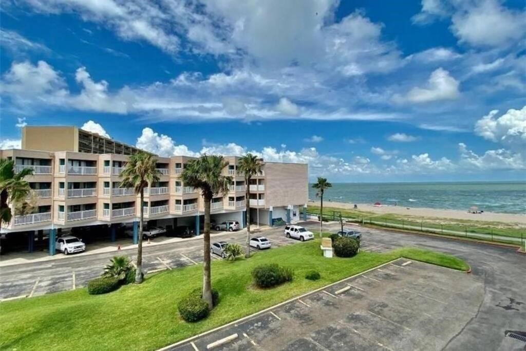 3938 Surfside Blvd 2143 Property Photo 4