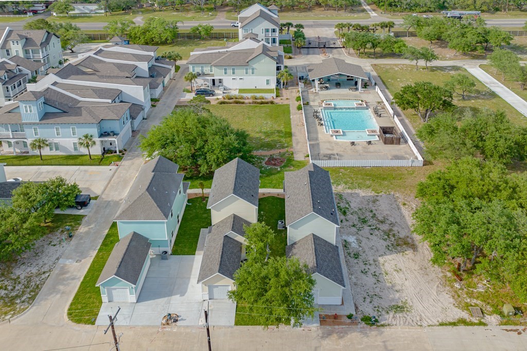 109 Lavaca Cir. Property Photo 2
