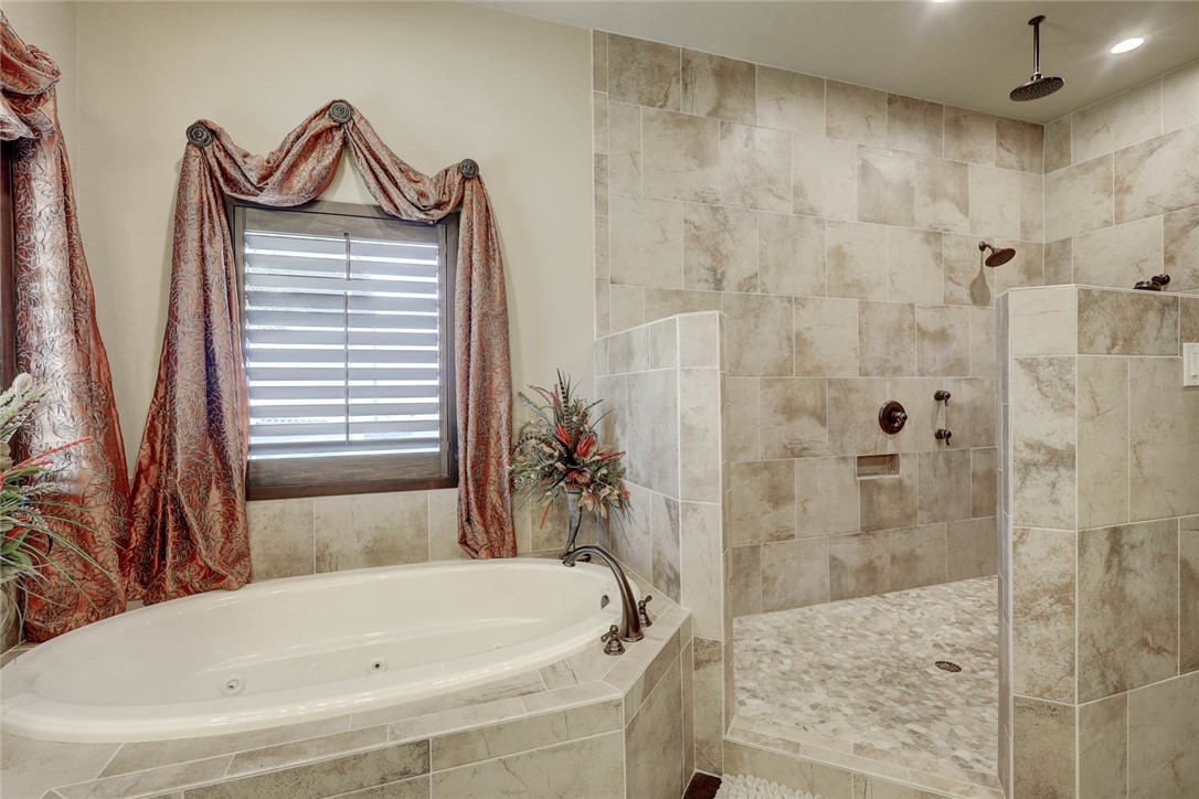 1901 Glenoak Dr Property Photo 20