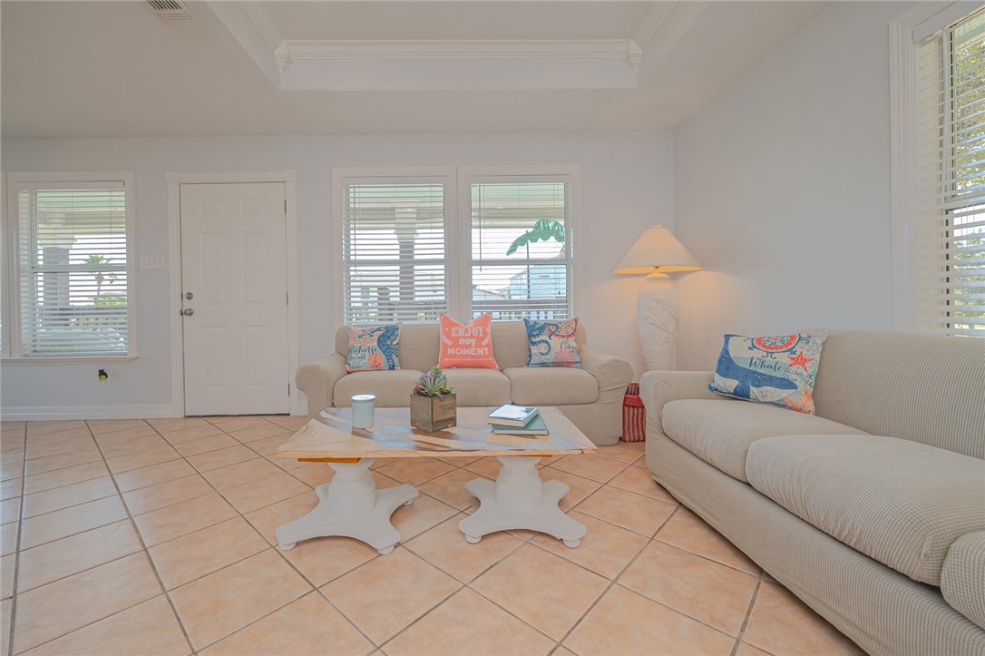 1323 S Live Oak St Property Photo 8