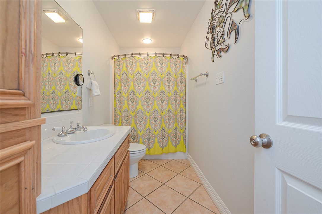1323 S Live Oak St Property Photo 21