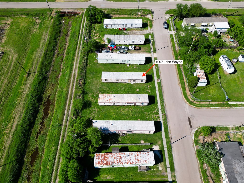 1007 John Wayne Dr Property Photo 10