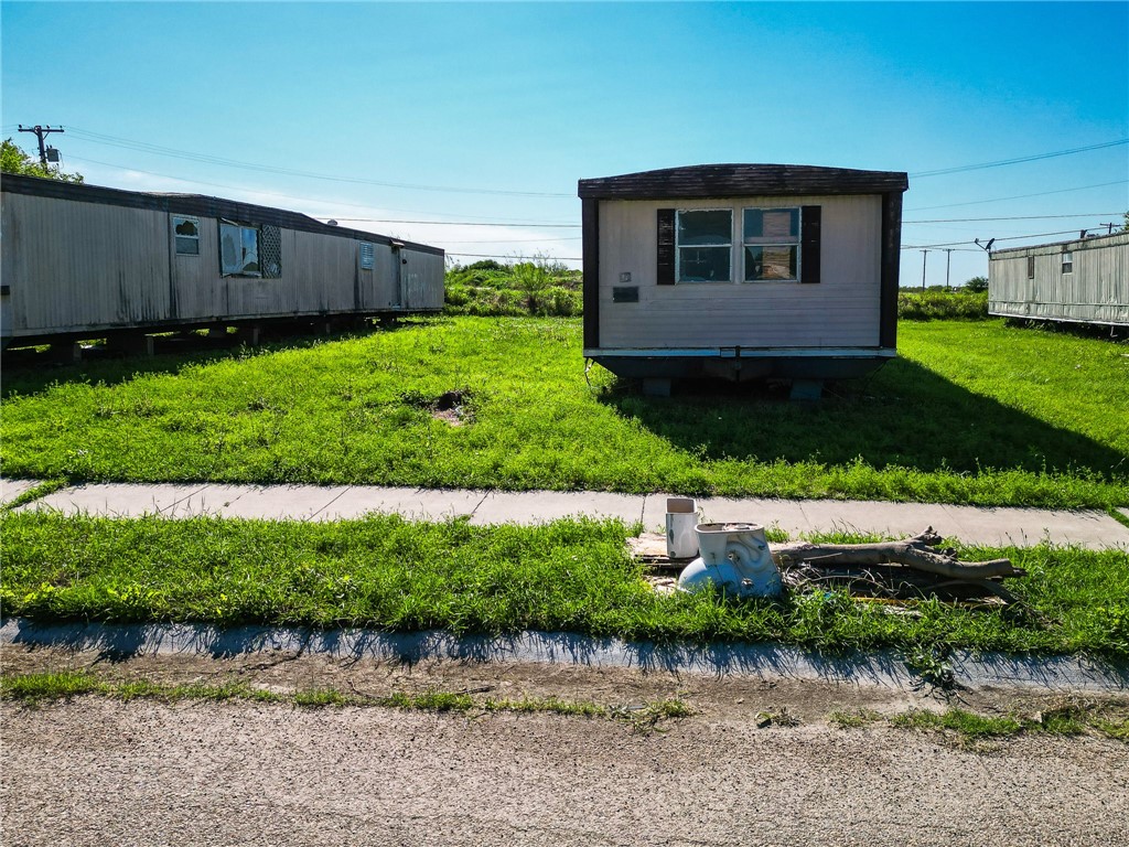 1007 John Wayne Dr Property Photo 12