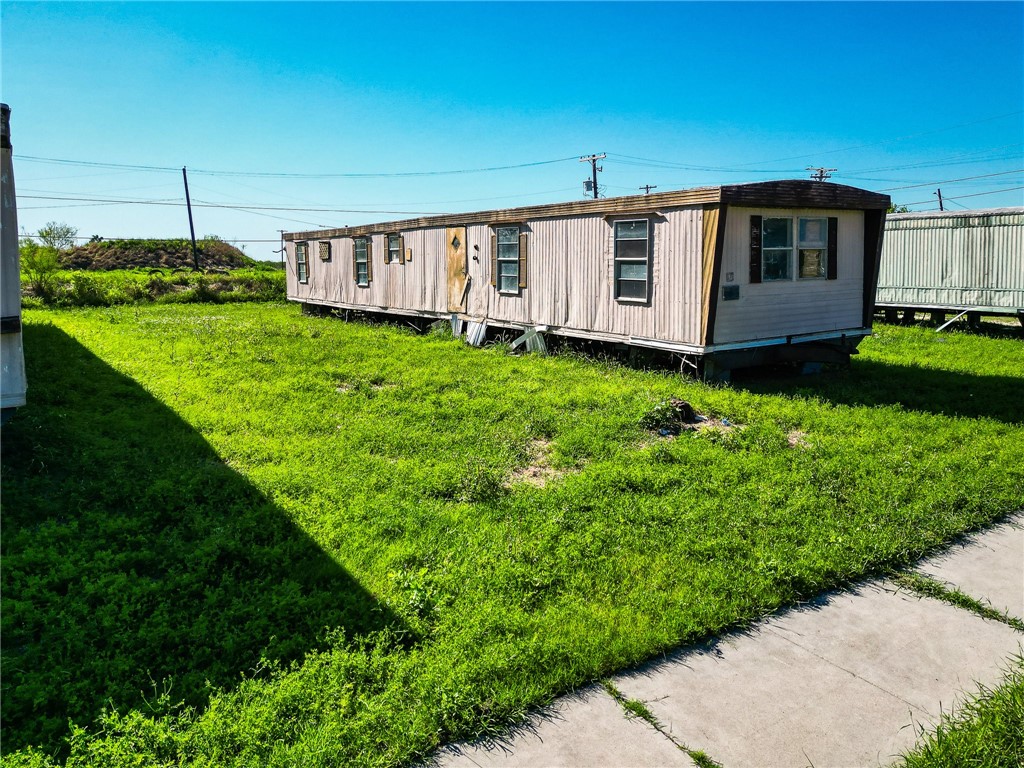 1007 John Wayne Dr Property Photo 13