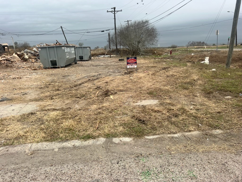 1007 John Wayne Dr Property Photo 17