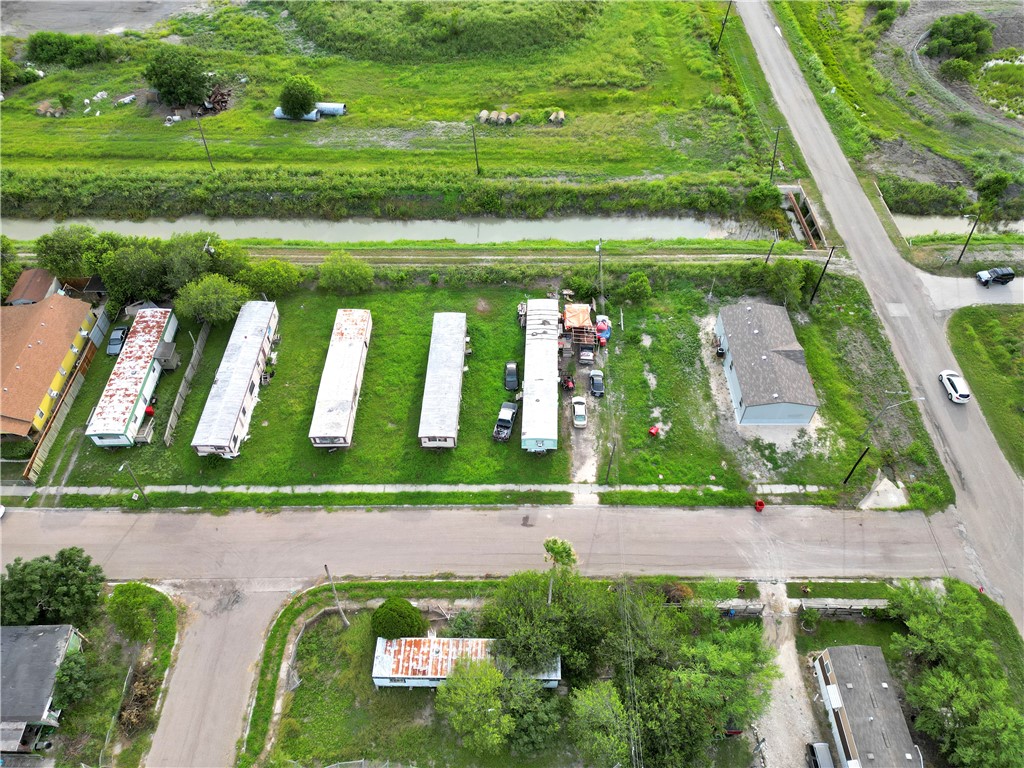 1308 John Wayne Dr Property Photo 10