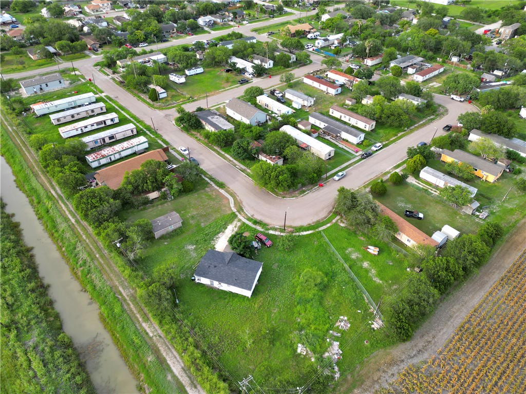 1308 John Wayne Dr Property Photo 12