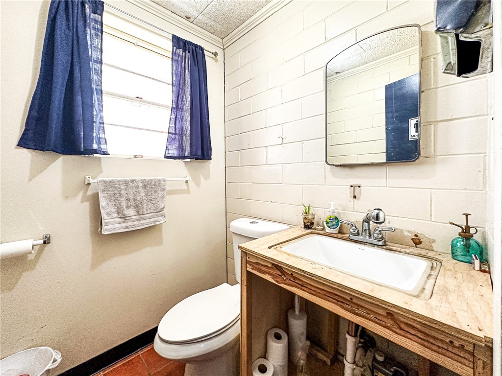 2211-17 Ayers St Property Photo 19