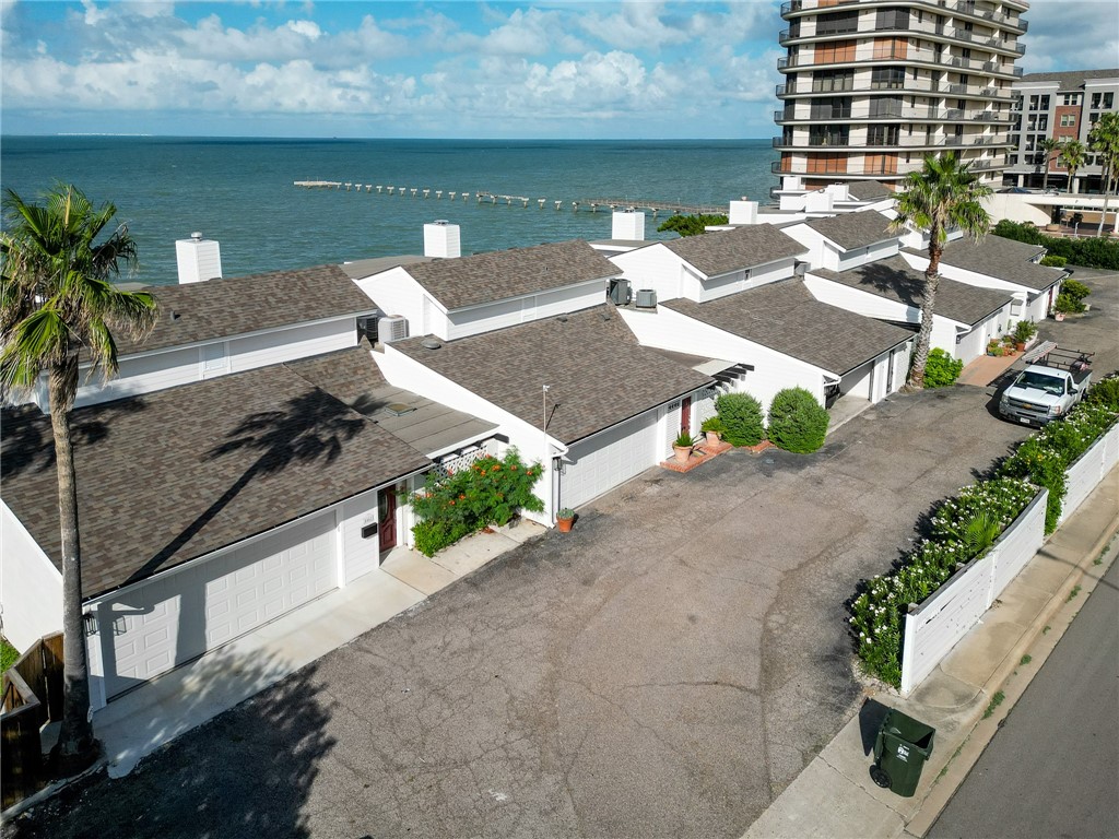 4454 Ocean Dr 4 Property Photo 3