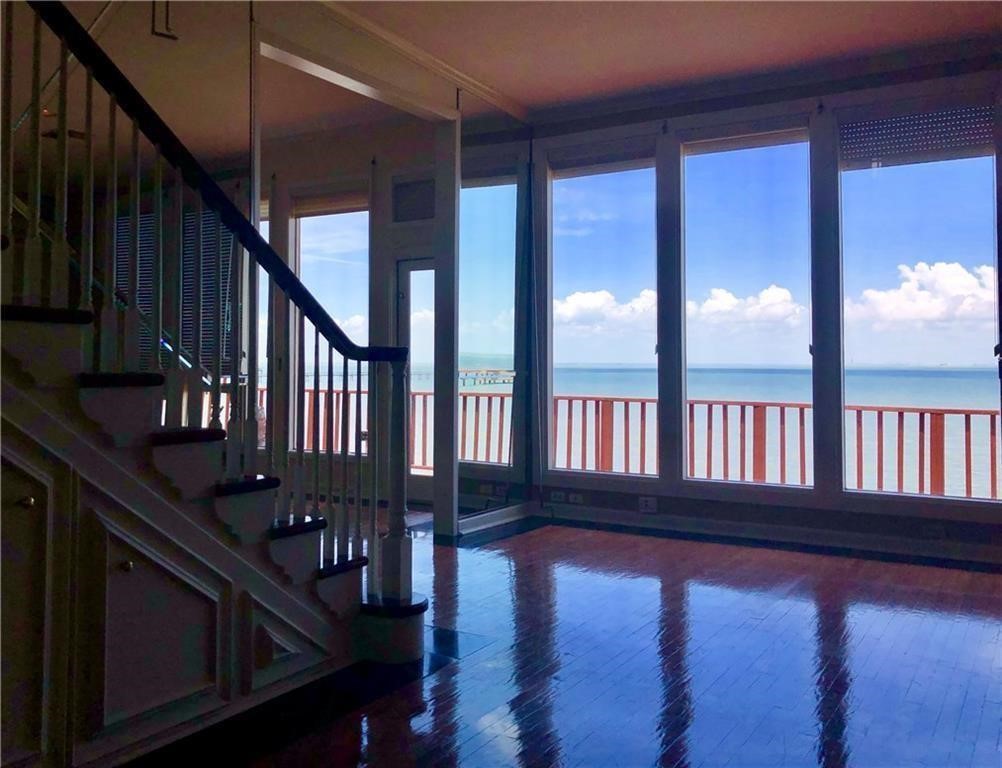 4454 Ocean Dr 4 Property Photo 14