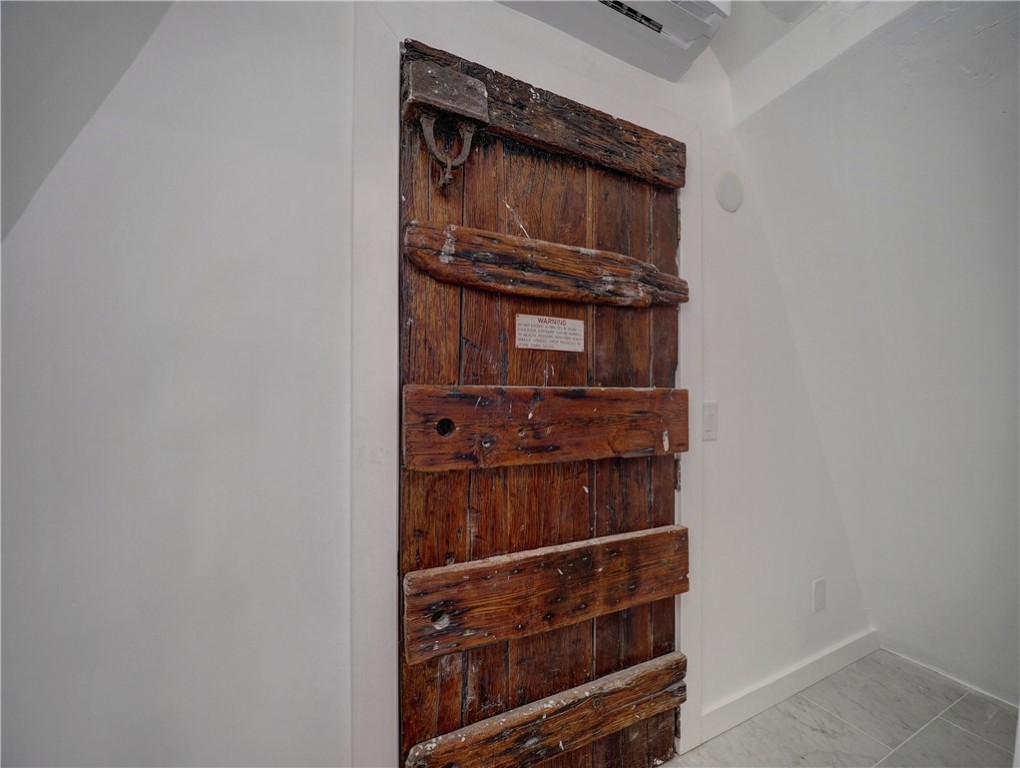 712 S Church St Property Photo 25