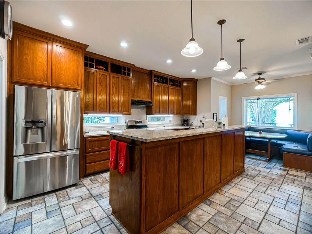 460 Del Mar Blvd Property Photo 12