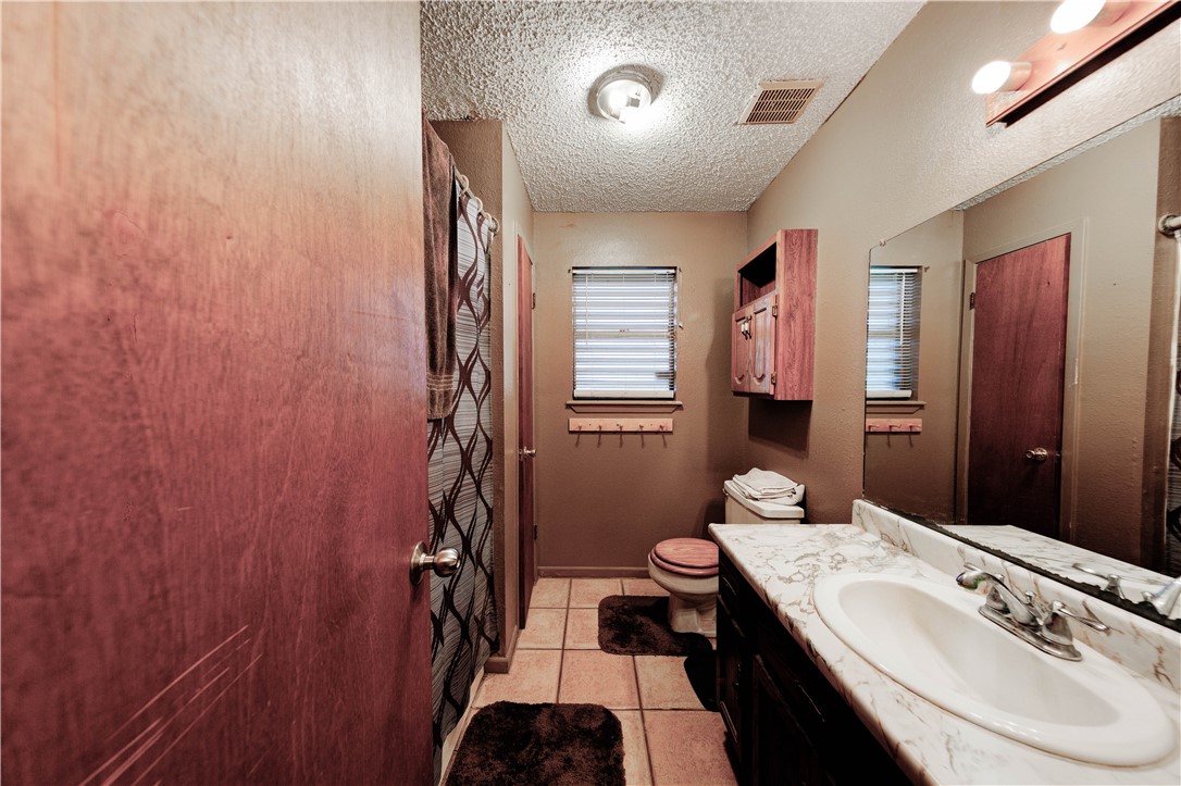 908 Johnson St Property Photo 12
