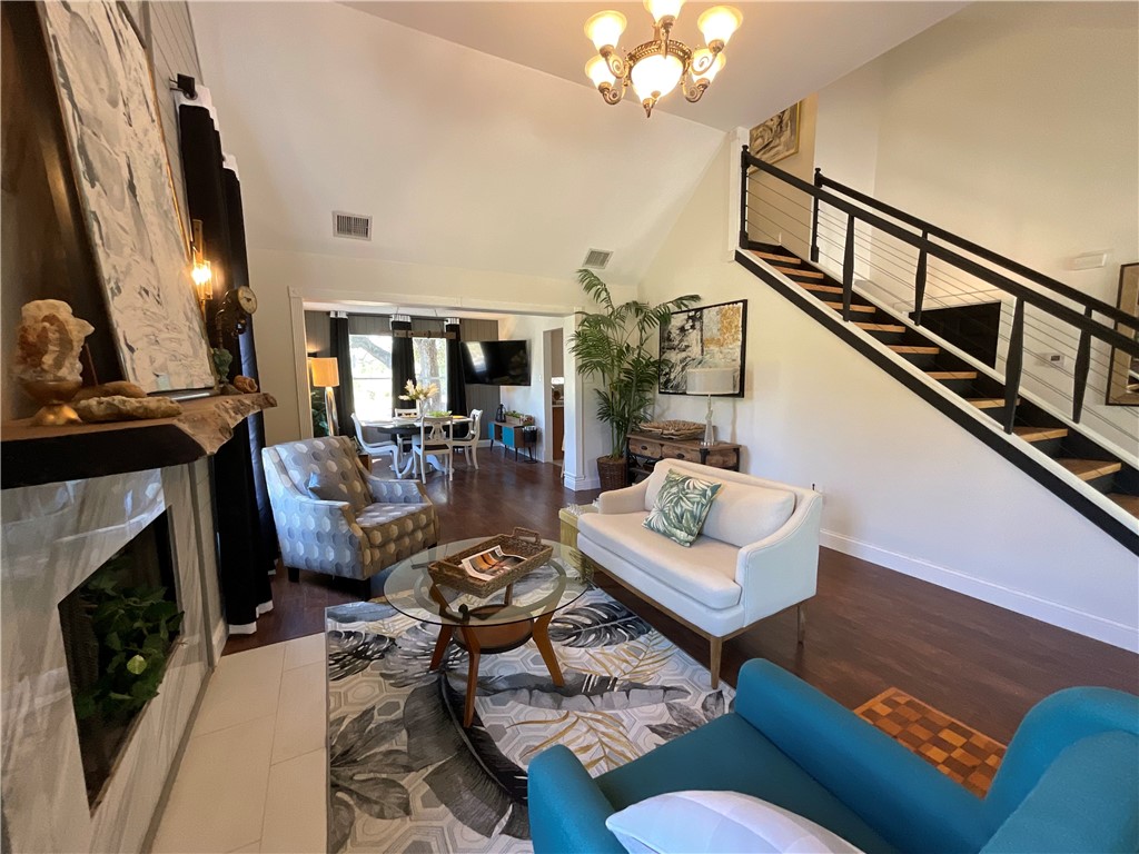 322-342 Whispering Woods Dr Property Photo 4