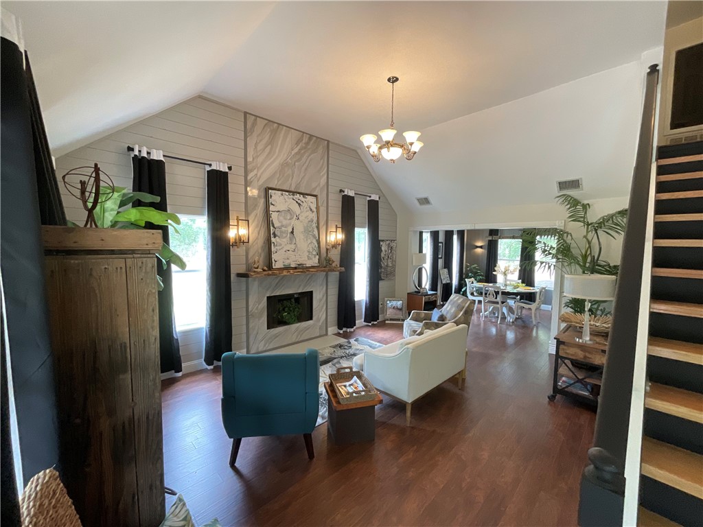 322-342 Whispering Woods Dr Property Photo 5