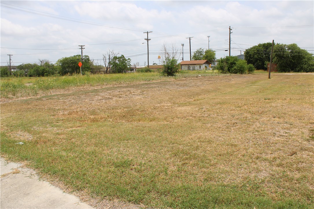 832 E Main Ave Property Photo 1