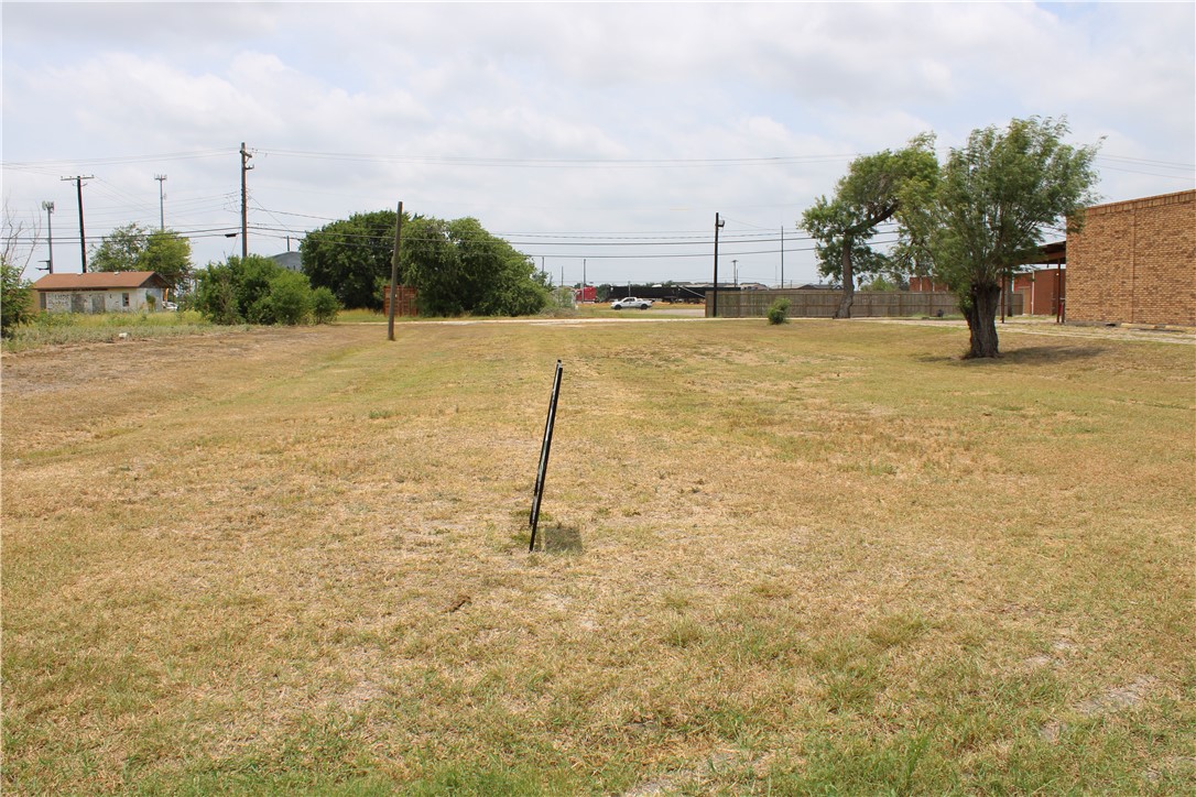 832 E Main Ave Property Photo 3