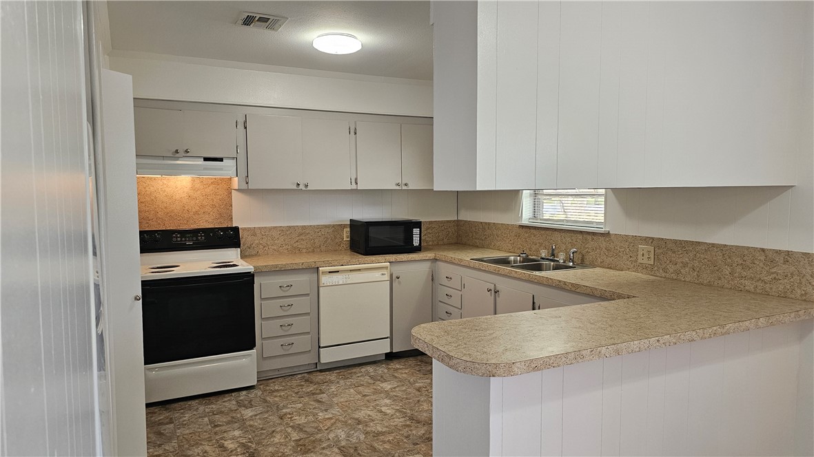 1300 Johnson St B Property Photo 3