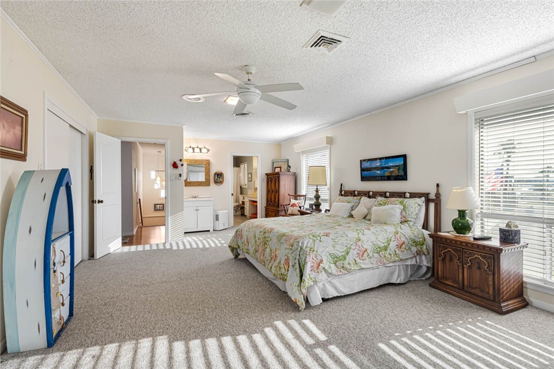 100 Bayshore Dr Property Photo 15