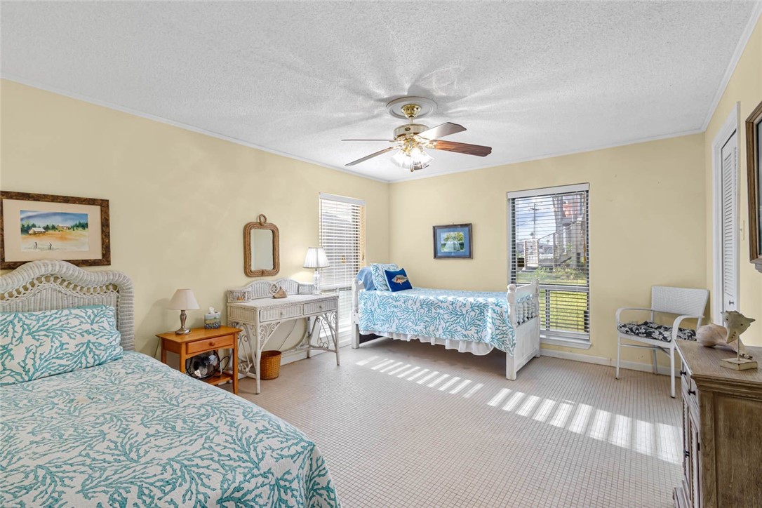 100 Bayshore Dr Property Photo 30