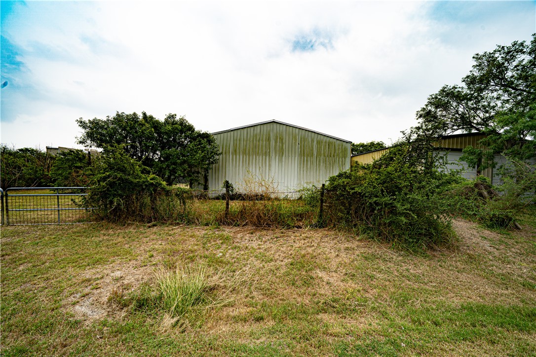 608 First St Property Photo 4