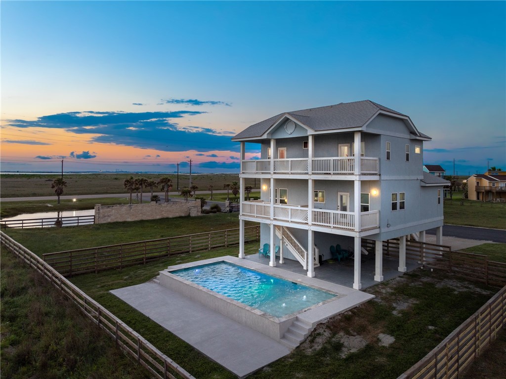 153 Beach View Property Photo 3