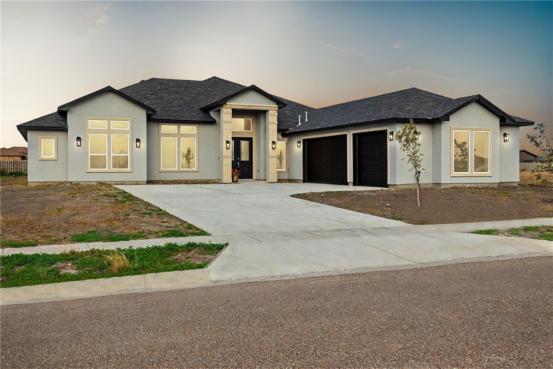 2597 Pacific View Property Photo 2