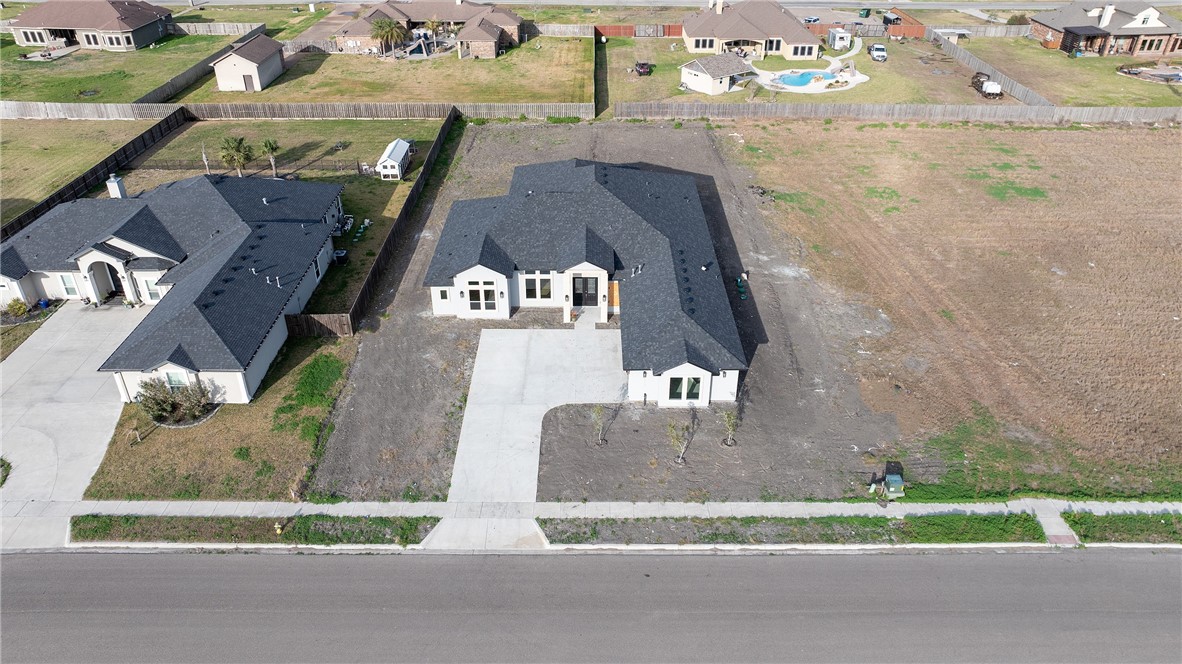 2597 Pacific View Property Photo 3