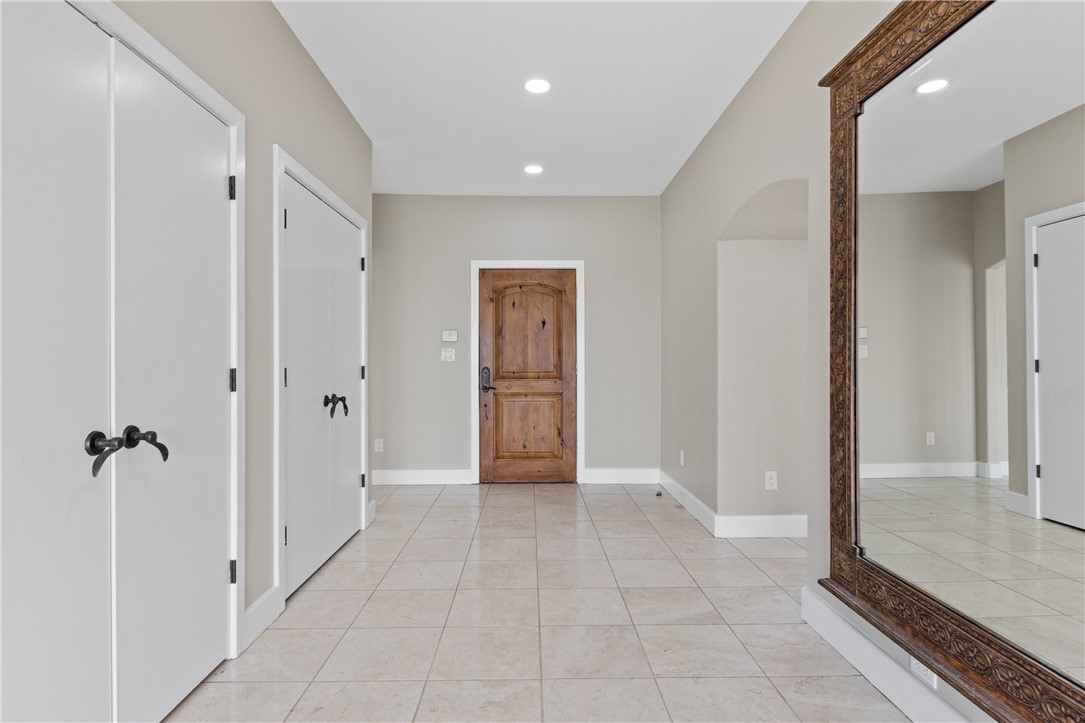 118 Hawthorne Pl Property Photo 15