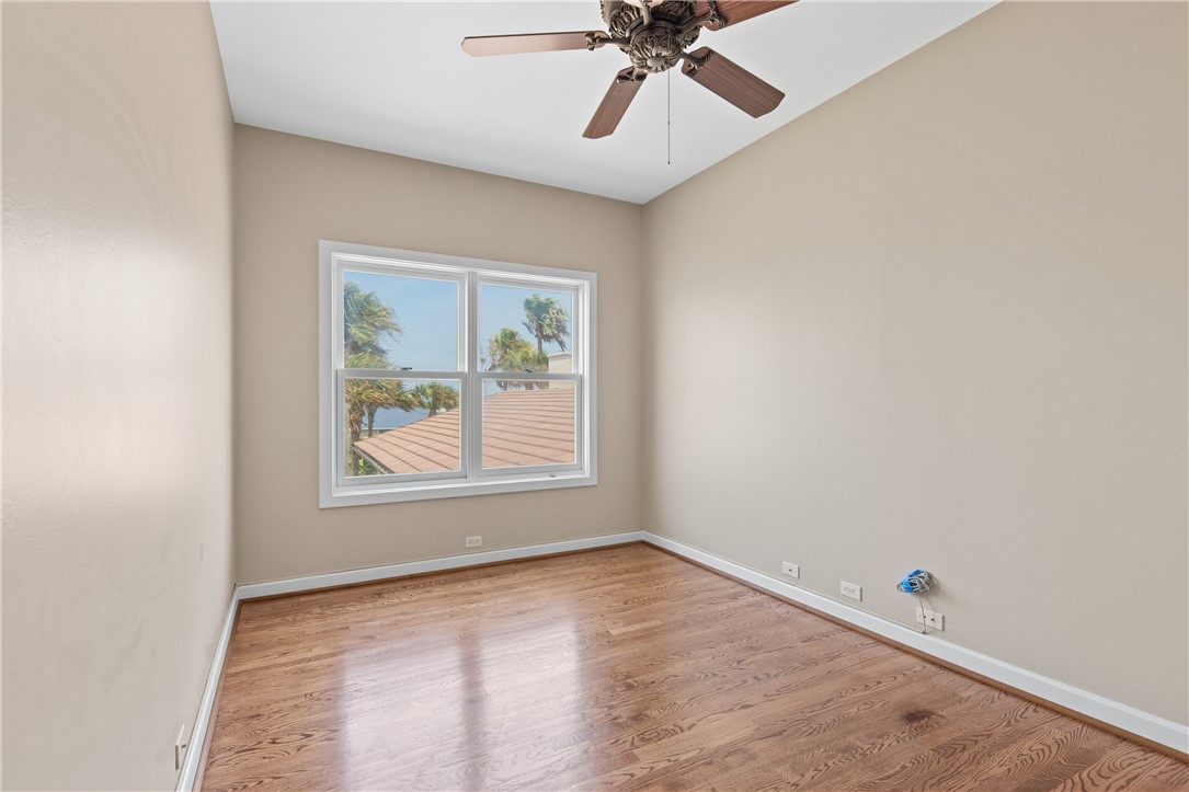 118 Hawthorne Pl Property Photo 31