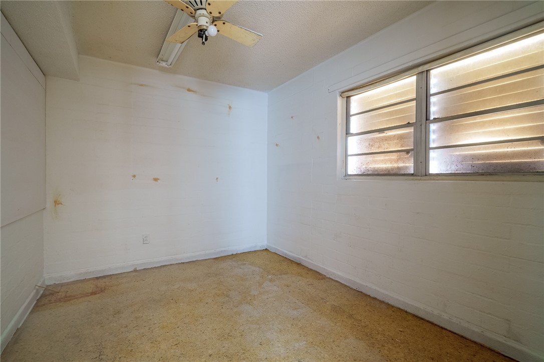 1035 W Goodnight Ave Property Photo 9