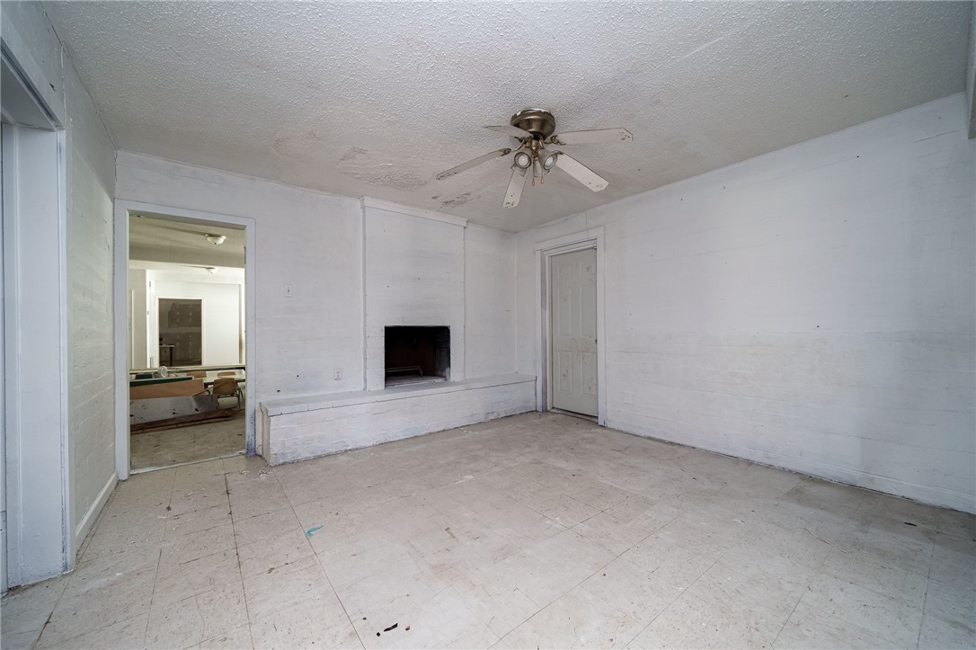 1035 W Goodnight Ave Property Photo 14