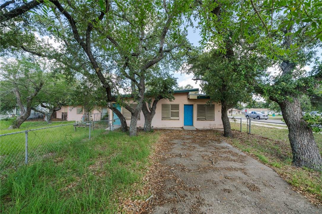1035 W Goodnight Ave Property Photo 17