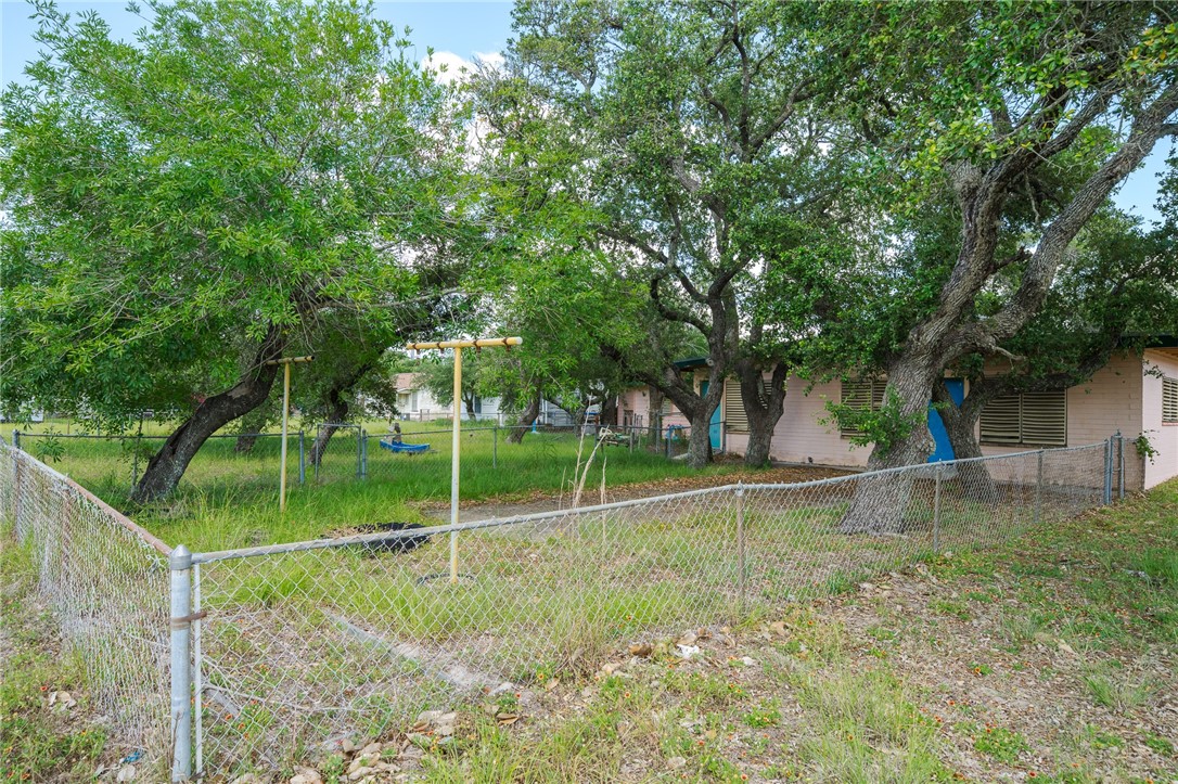 1035 W Goodnight Ave Property Photo 18