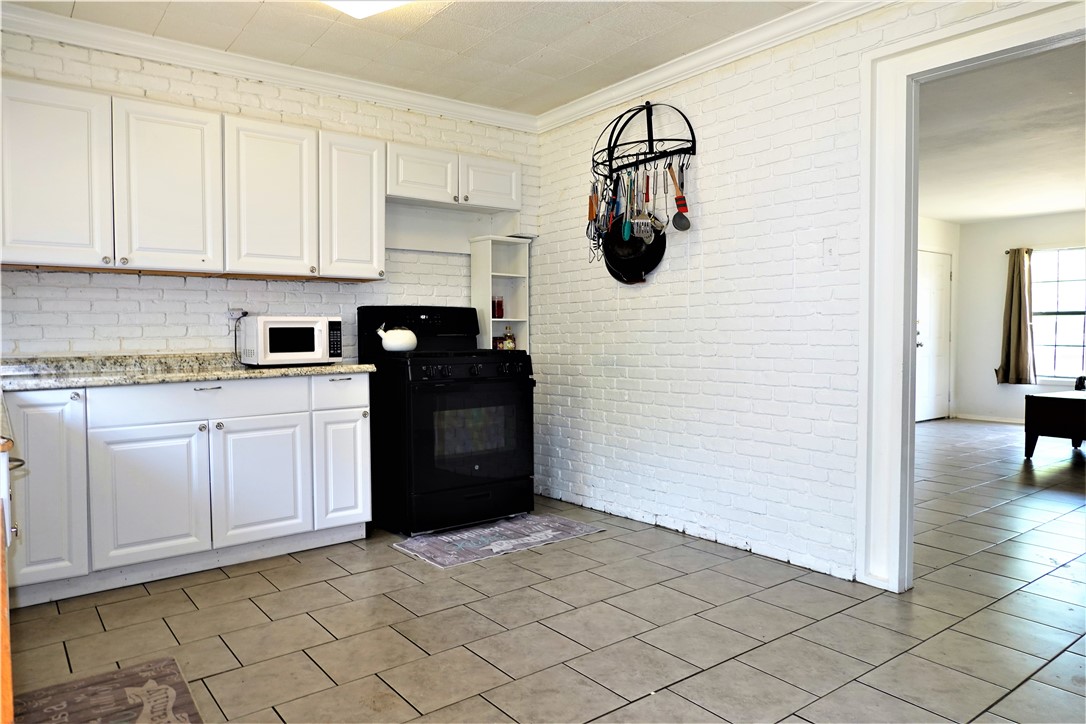 1017 E Huntington Property Photo 14