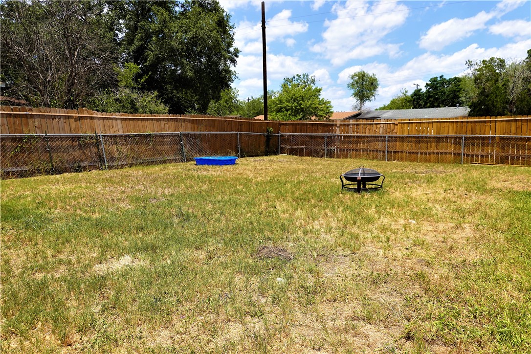 1017 E Huntington Property Photo 17